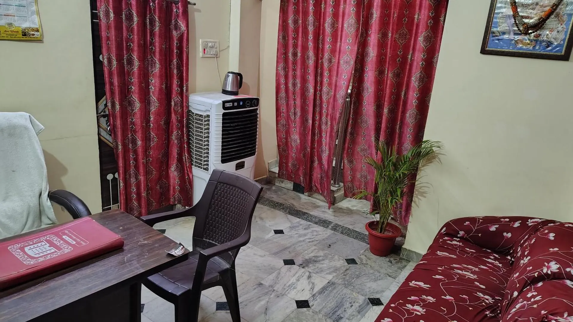 Shiv Kripa Guest House 200 Metres From Kashi Vishwanath Temple Varanasi India